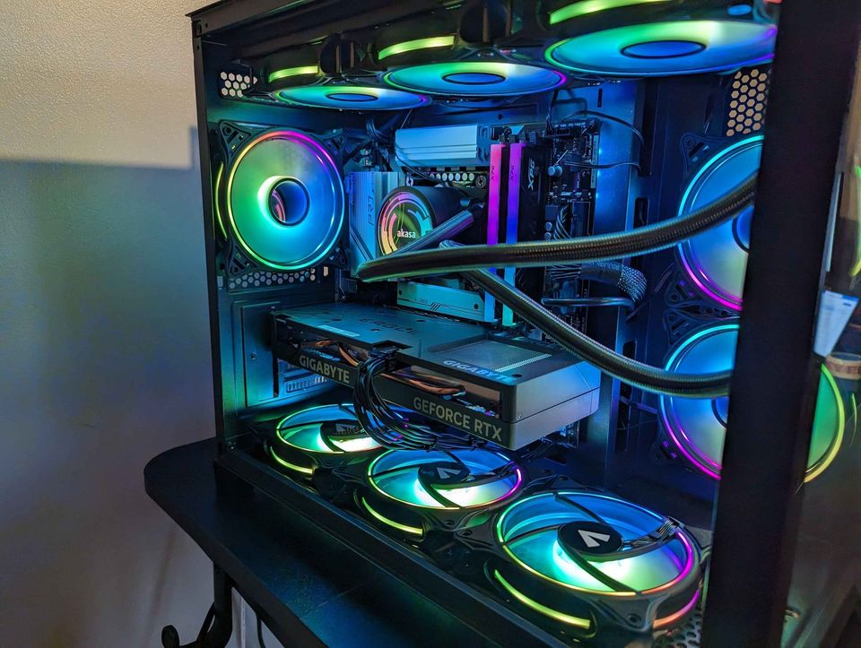 Apex PC's 'Akira 4070 DDR5' Gaming PC